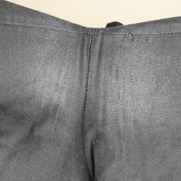 Plus-Sized Bell Bottom Black O-Ring Zip Jeans - Picture 5 of 6
